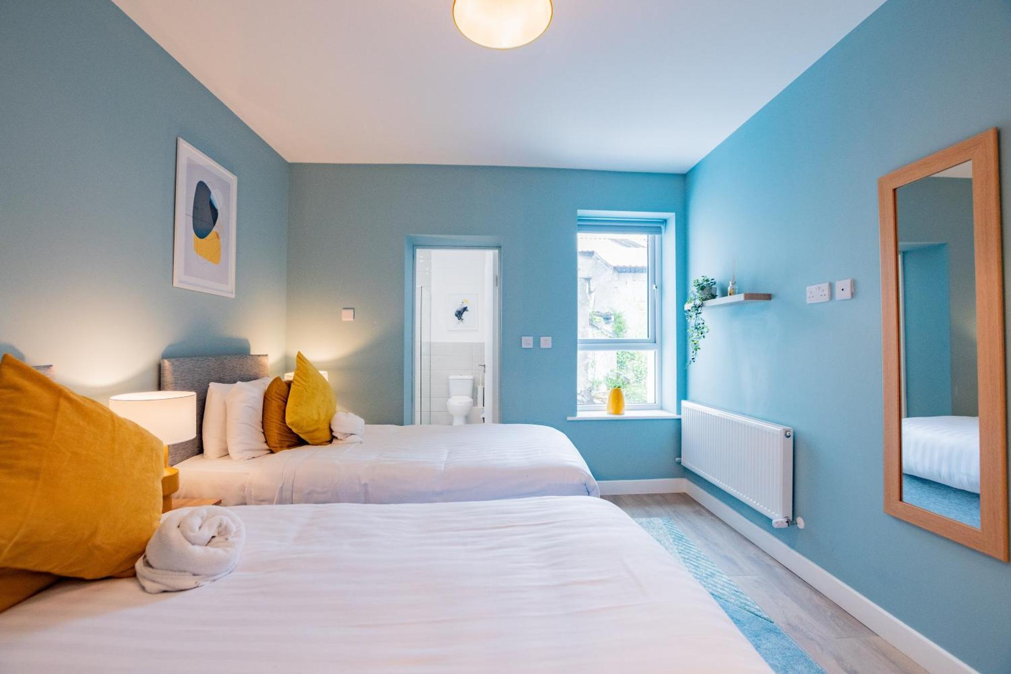 The Large Group House -Sleeps 21 Villa Дъблин Екстериор снимка