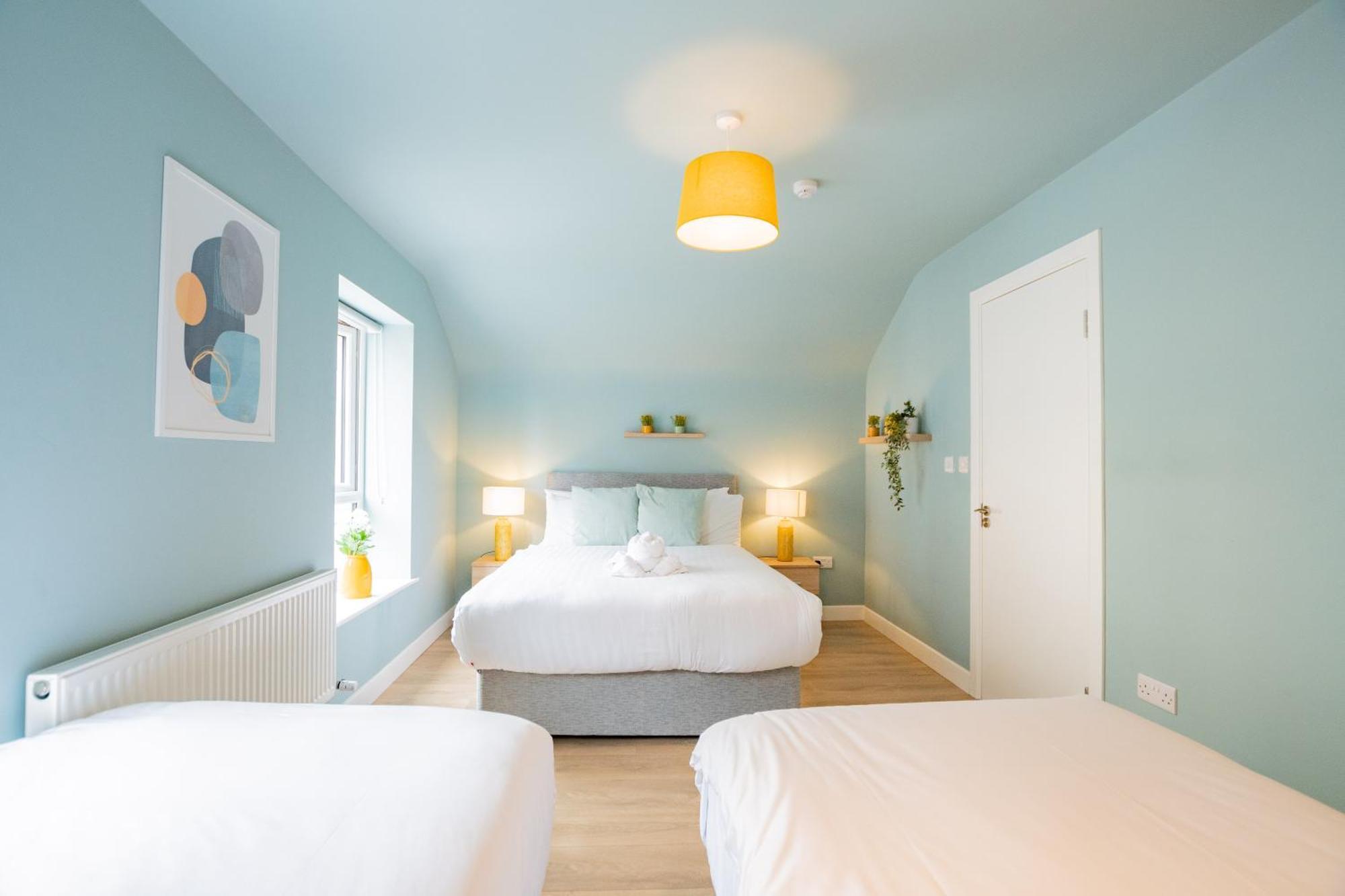 The Large Group House -Sleeps 21 Villa Дъблин Екстериор снимка