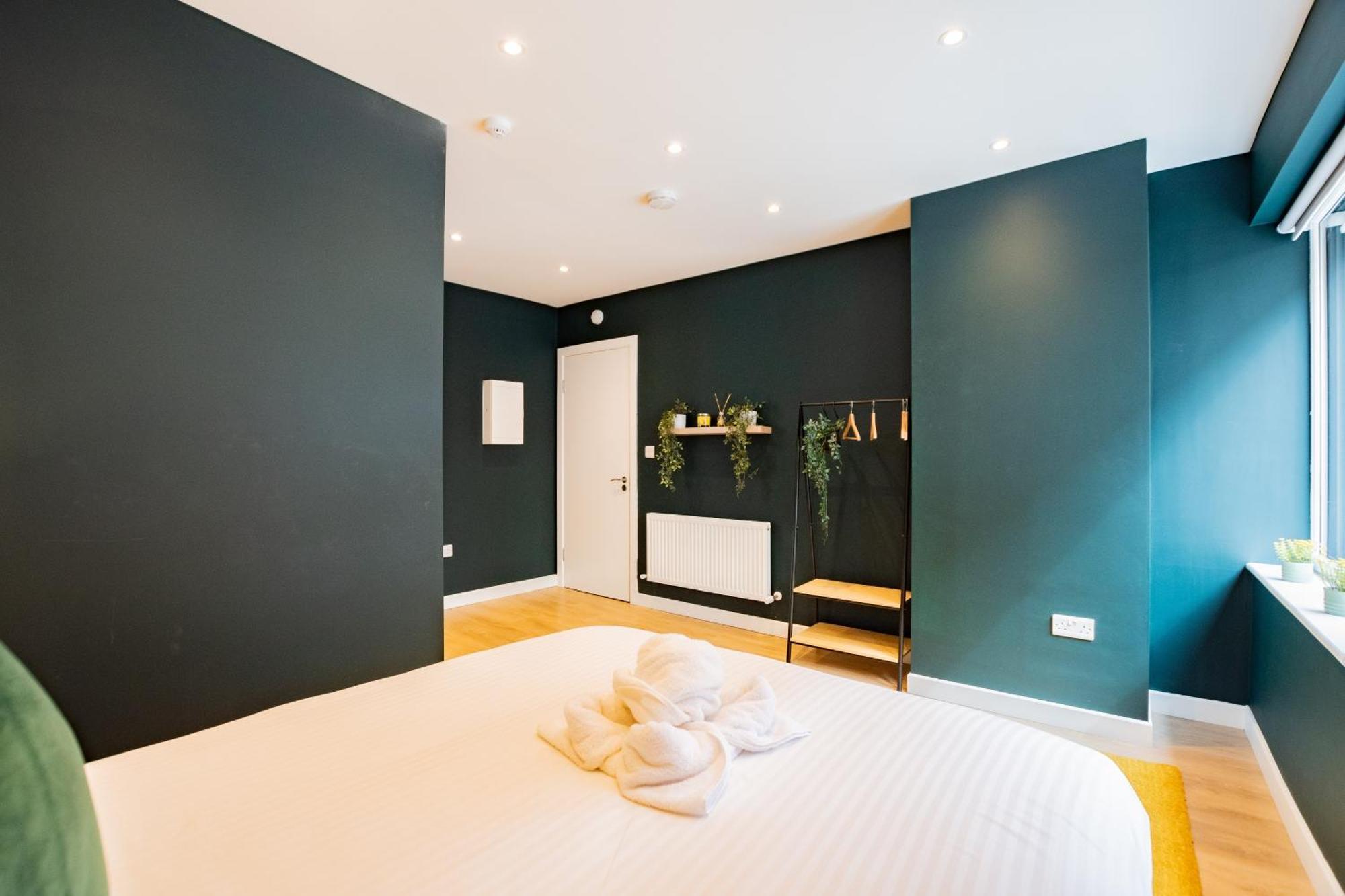 The Large Group House -Sleeps 21 Villa Дъблин Екстериор снимка