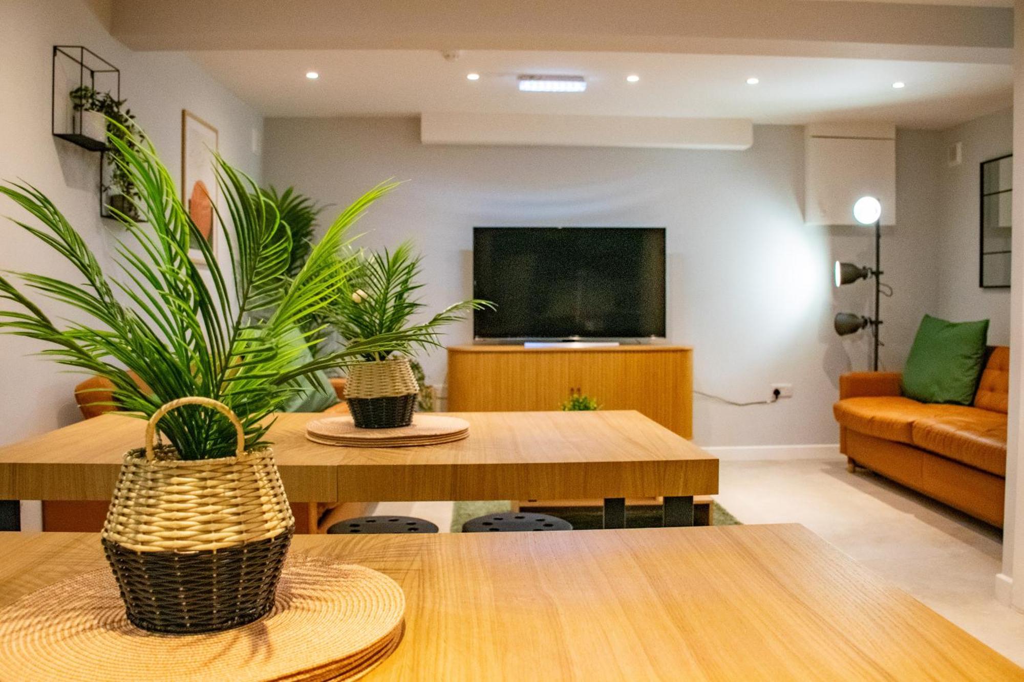 The Large Group House -Sleeps 21 Villa Дъблин Екстериор снимка
