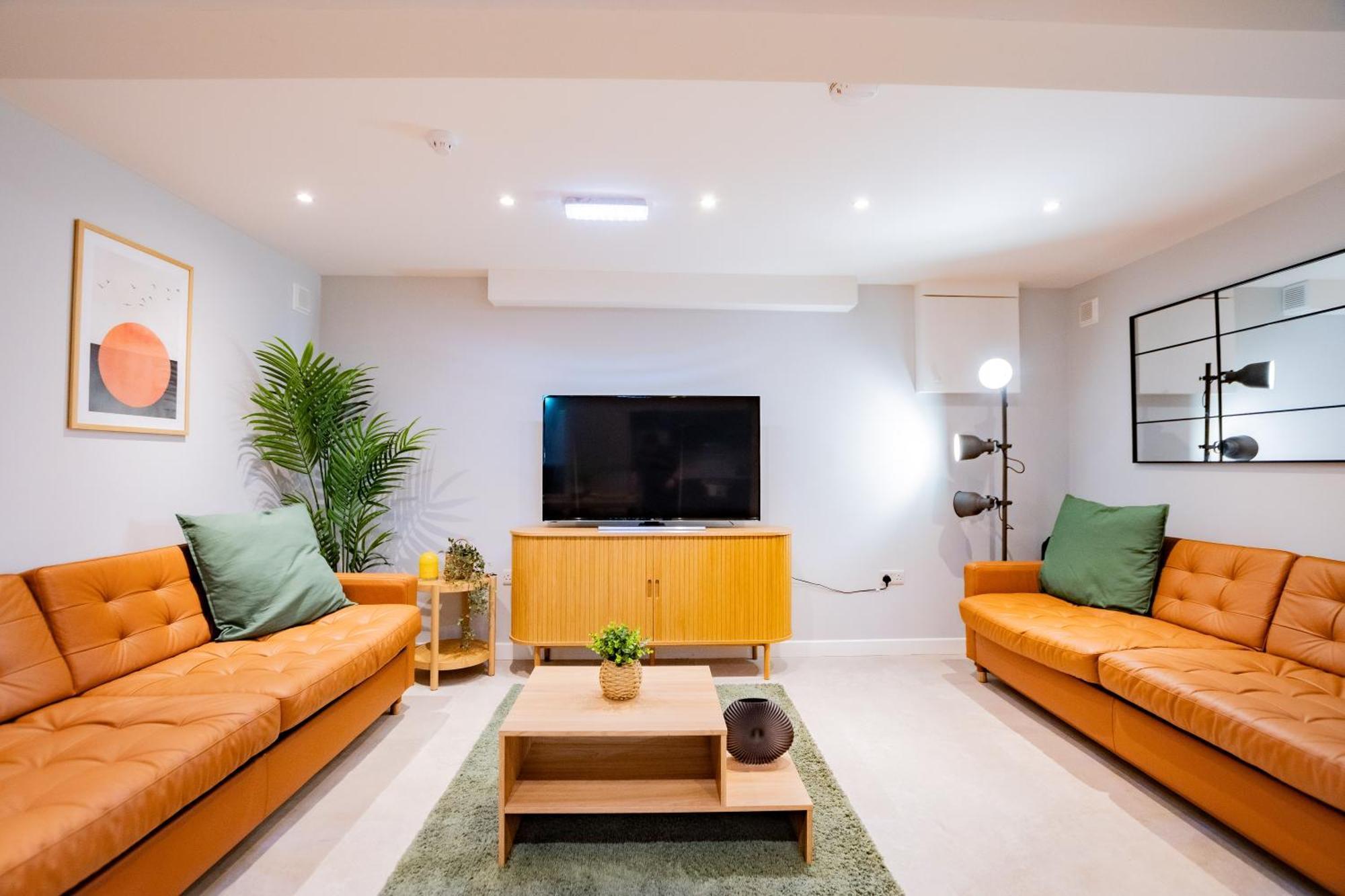 The Large Group House -Sleeps 21 Villa Дъблин Екстериор снимка