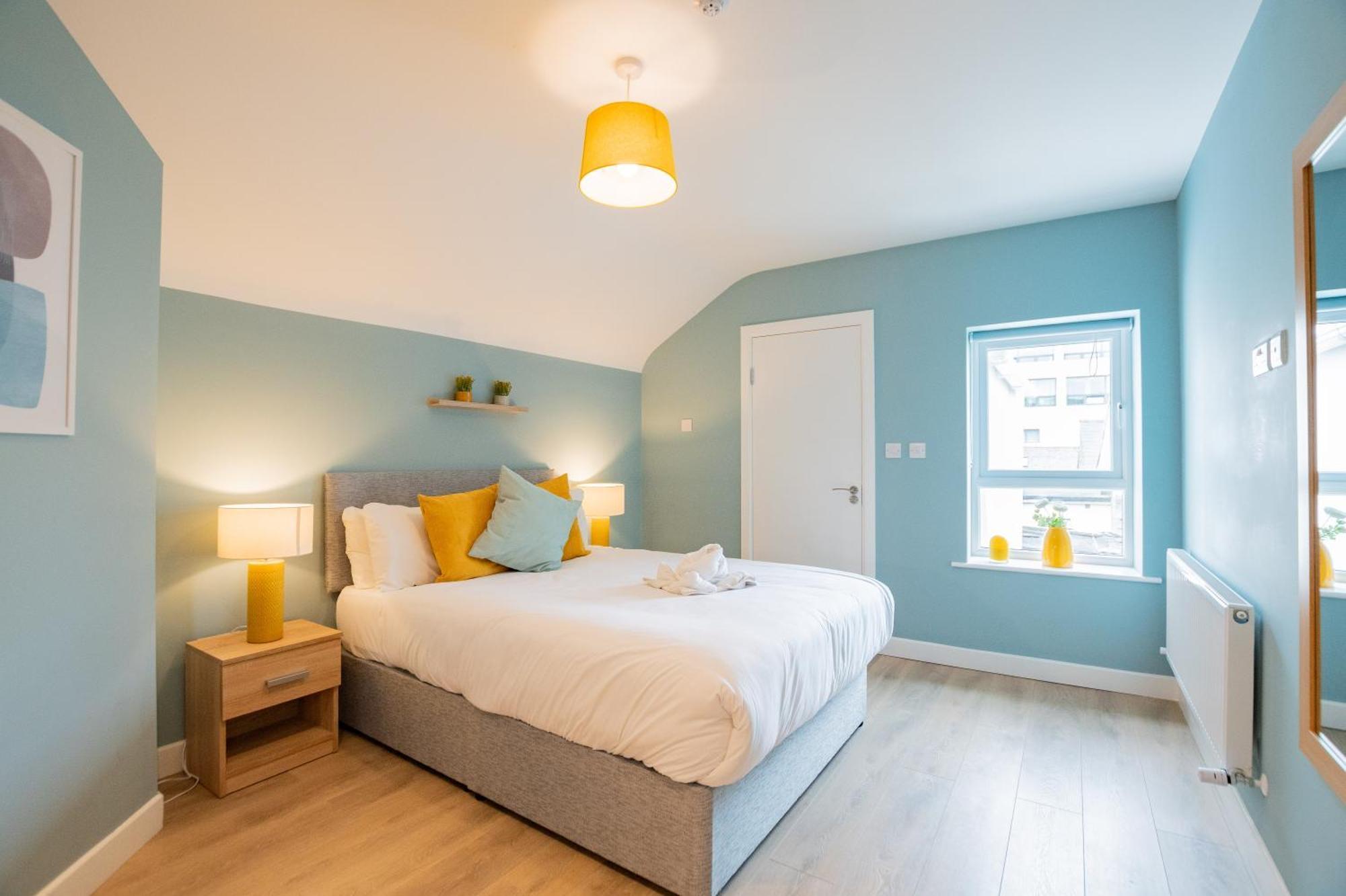 The Large Group House -Sleeps 21 Villa Дъблин Екстериор снимка
