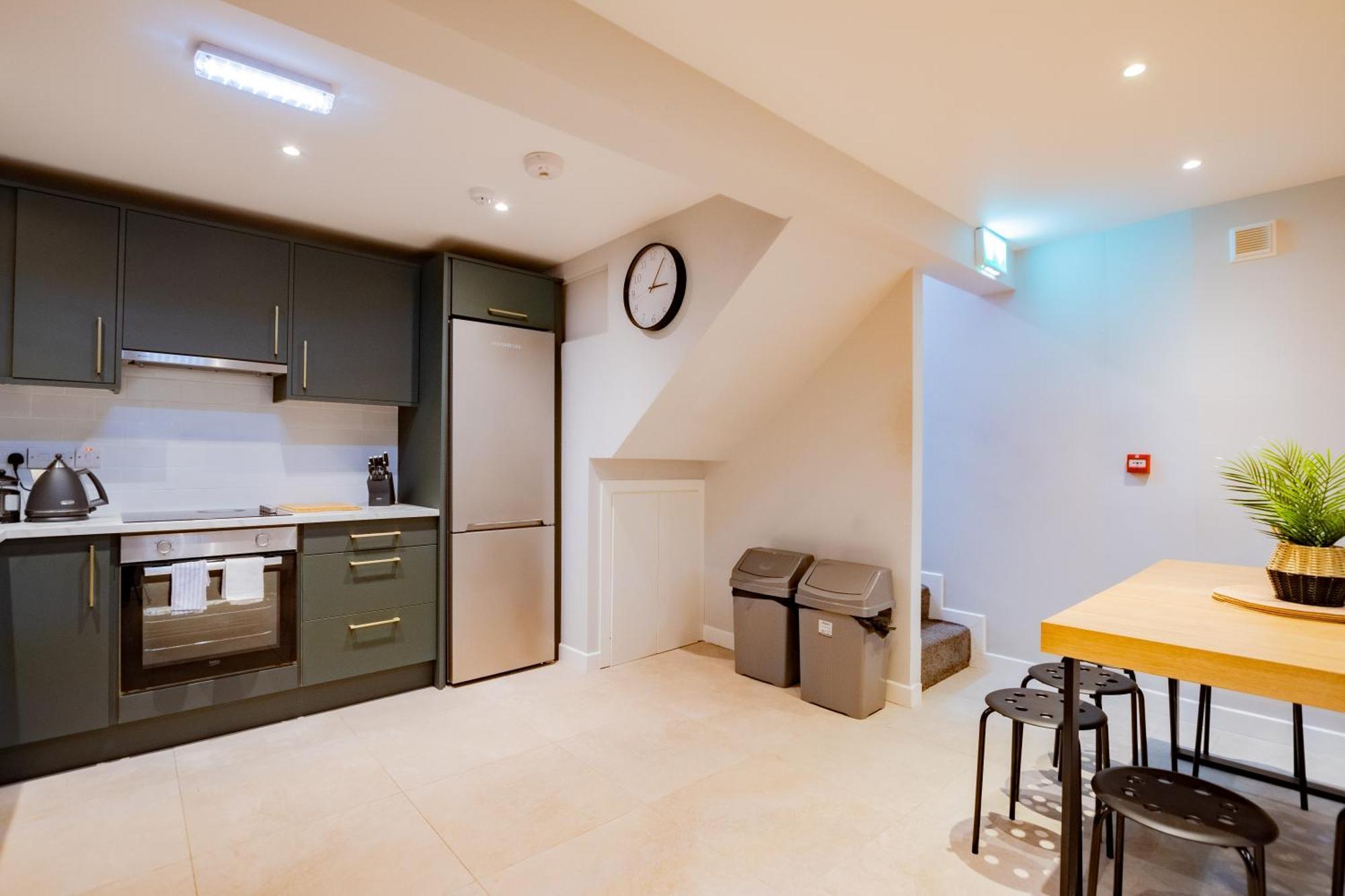 The Large Group House -Sleeps 21 Villa Дъблин Екстериор снимка