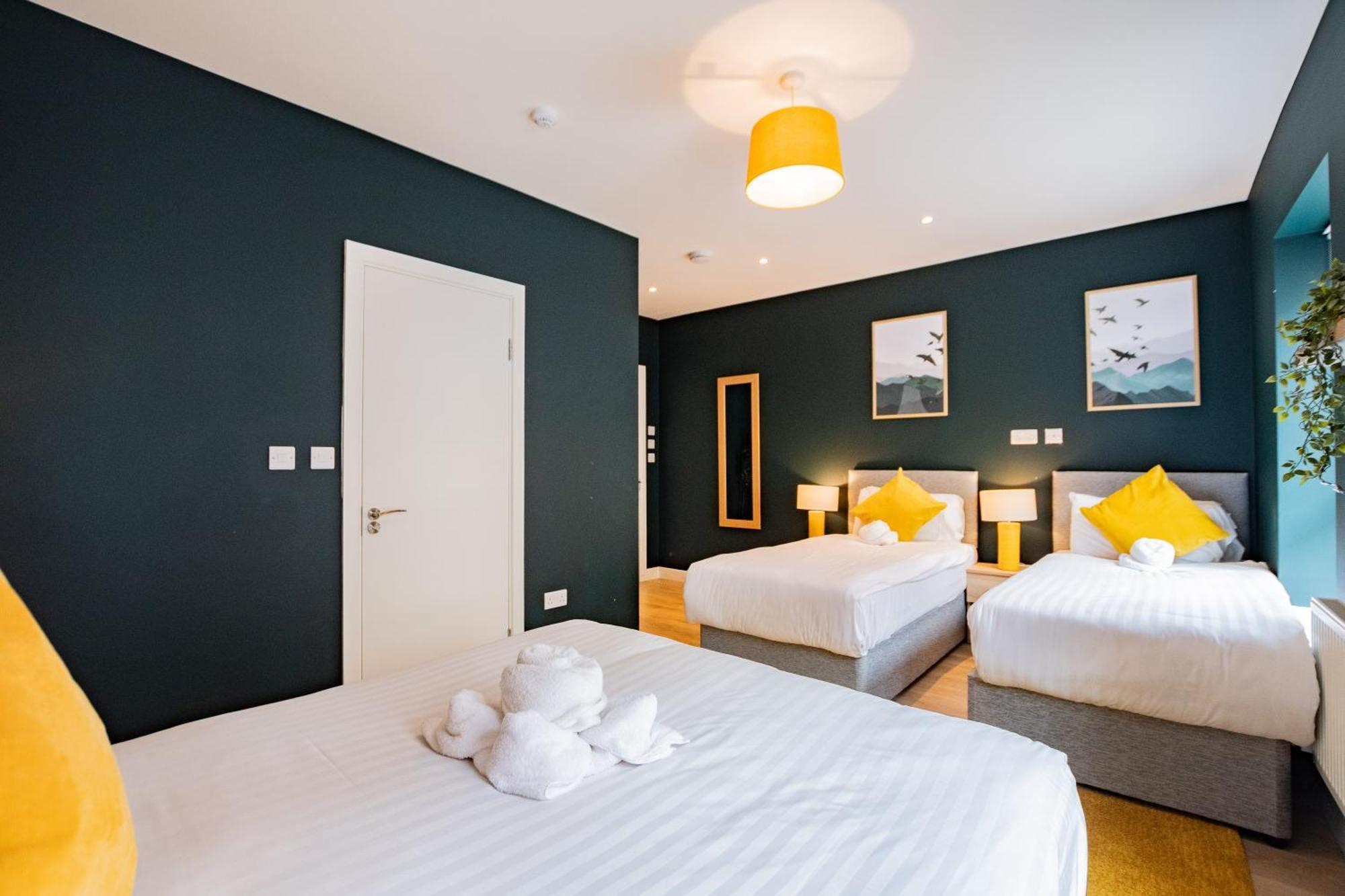 The Large Group House -Sleeps 21 Villa Дъблин Екстериор снимка